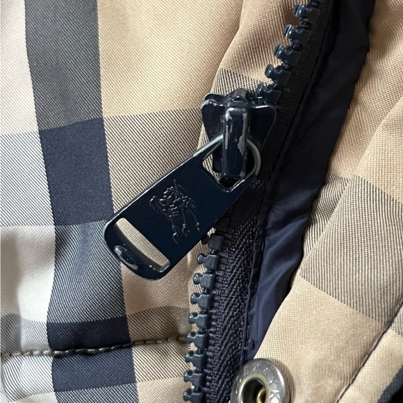 Burberry blue and nova check down puffer size 2 - Picture 4 of 8